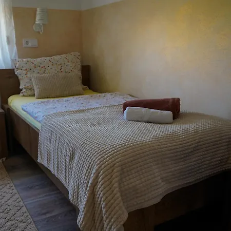 モーテル Jecmiste トゥズラ